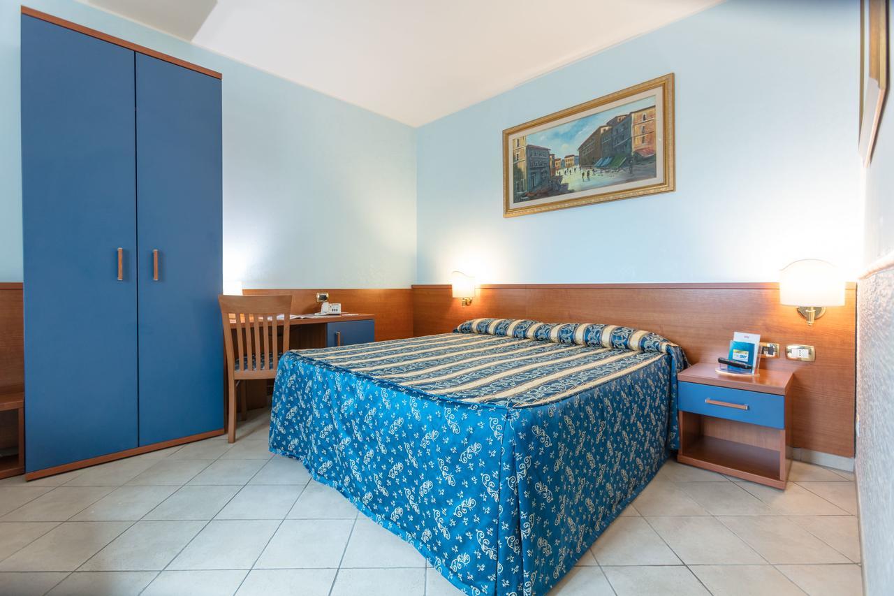 Hotel Borgo Del Mare Чивитавекия Екстериор снимка