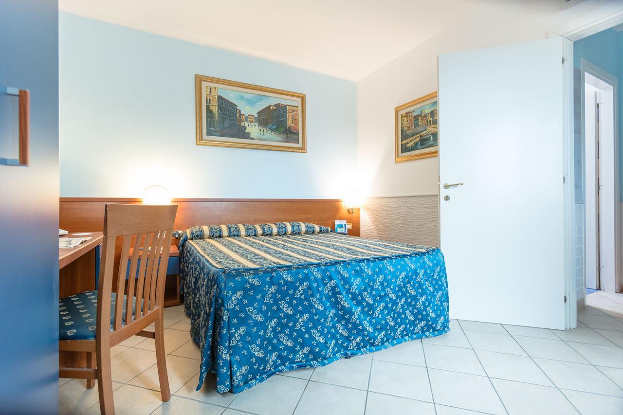 Hotel Borgo Del Mare Чивитавекия Екстериор снимка