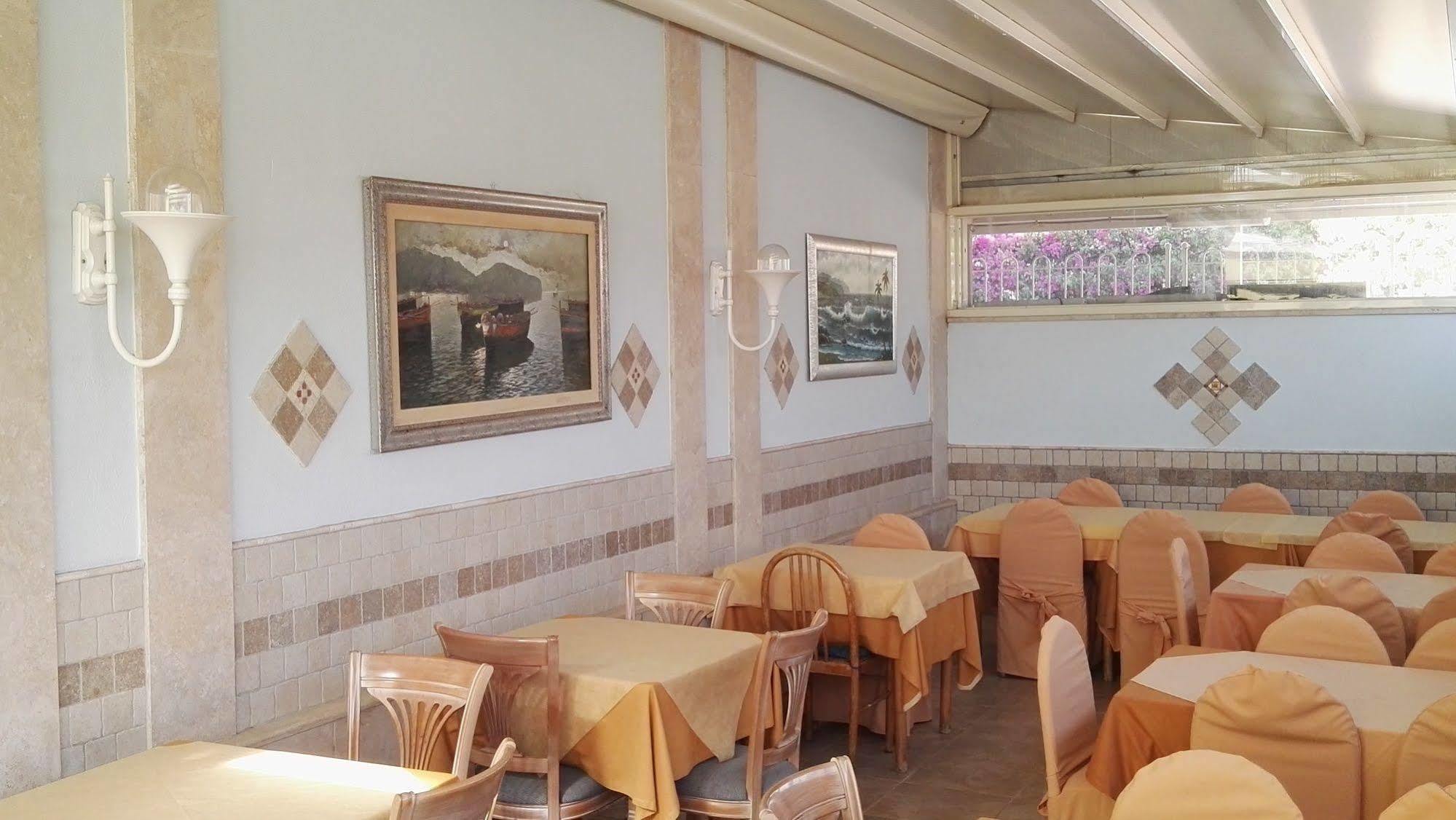 Hotel Borgo Del Mare Чивитавекия Екстериор снимка